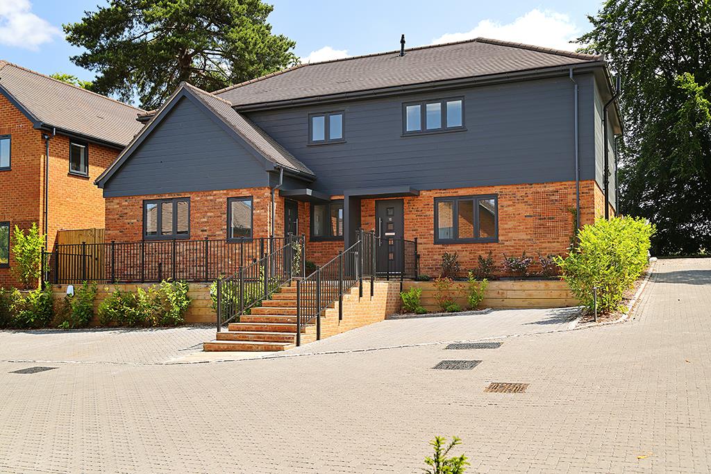 CHARTLAND CLOSE, GREAT BOOKHAM KT23