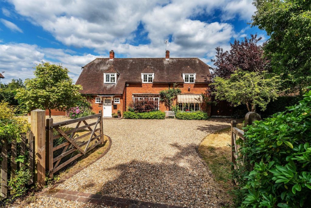MADDOX LANE, LITTLE BOOKHAM, KT23