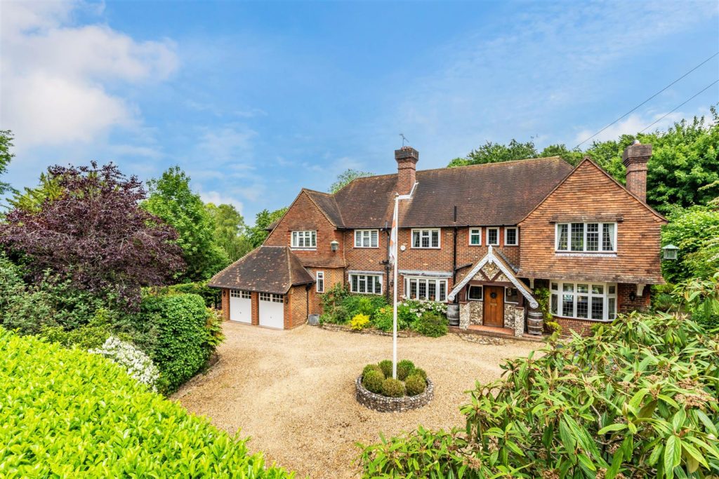 THE RIDGEWAY, FETCHAM, KT22