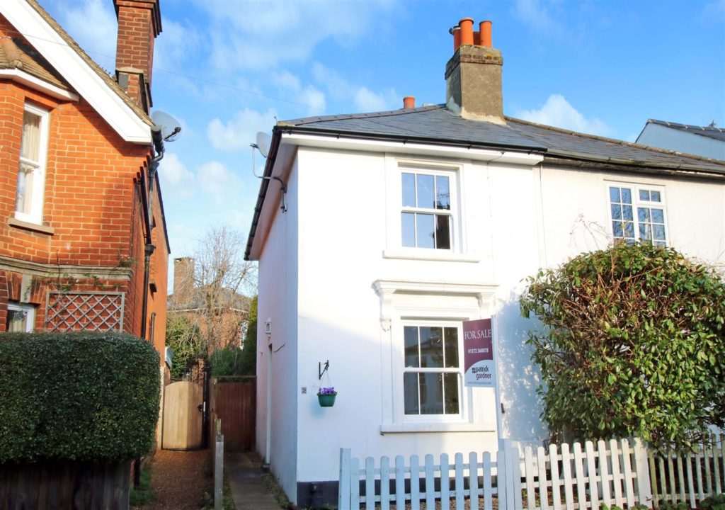 HIGHLANDS ROAD, SOUTH LEATHERHEAD, KT22