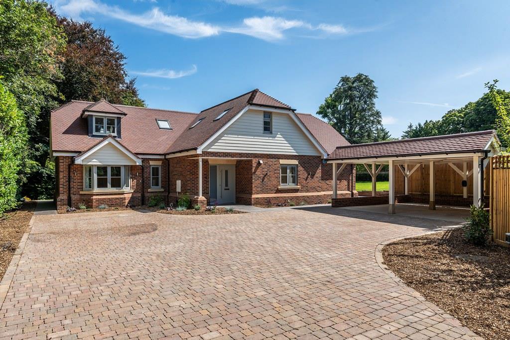 HIGHLANDS ROAD, LEATHERHEAD, KT22