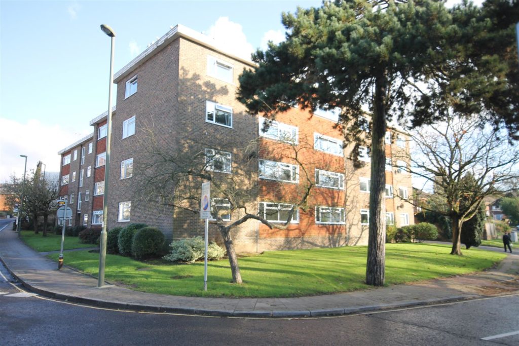 BRIDGE STREET, LEATHERHEAD, KT22