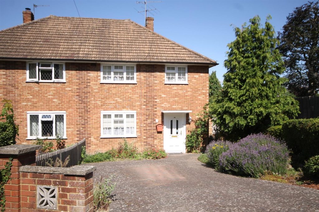 BEALES ROAD, GREAT BOOKHAM, KT23