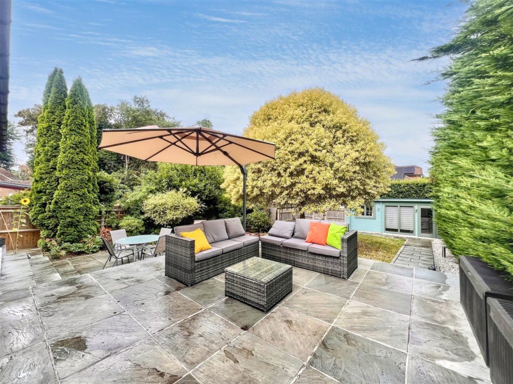GUILDFORD ROAD, BOOKHAM, KT23