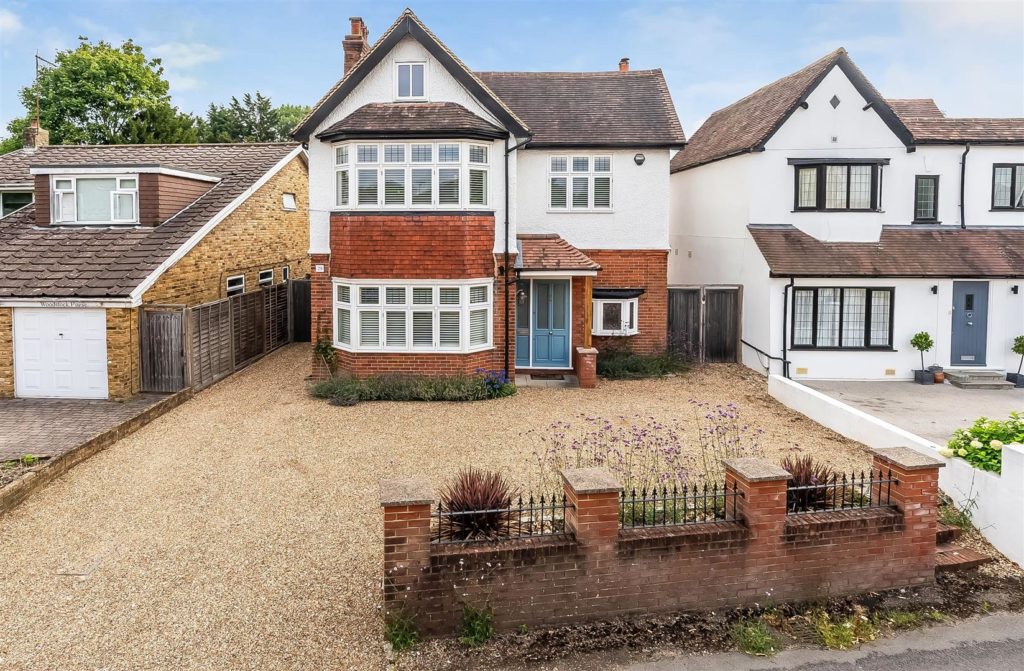 AGATES LANE, ASHTEAD, KT21