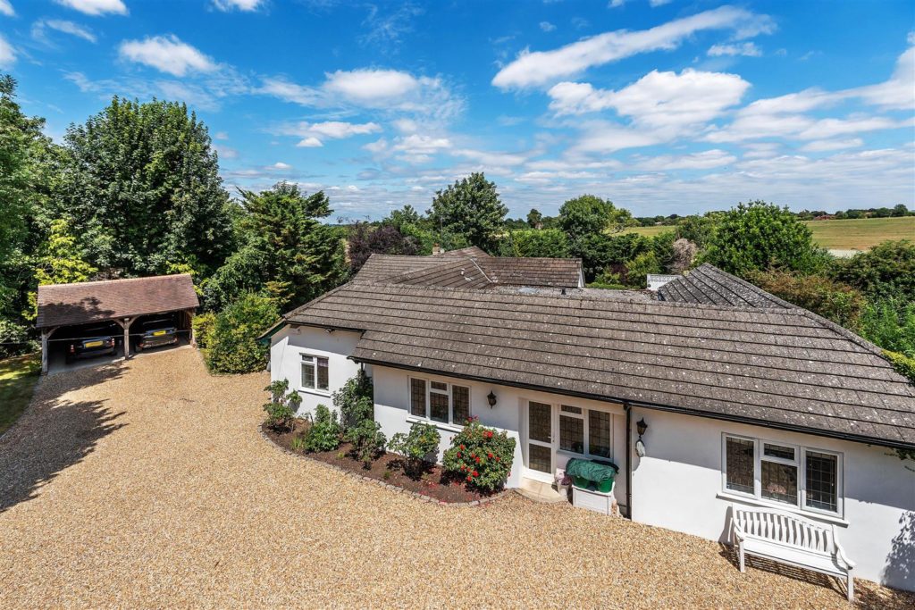 CHALK PIT LANE, GREAT BOOKHAM, KT23