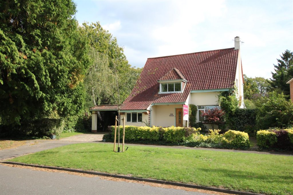 FIR TREE ROAD, SOUTH LEATHERHEAD, KT22