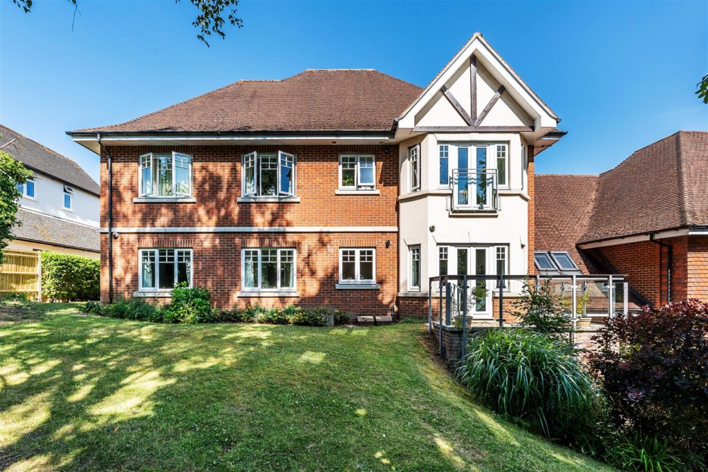 COBHAM ROAD, FETCHAM, KT22