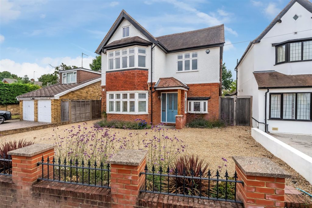 AGATES LANE, ASHTEAD, KT21
