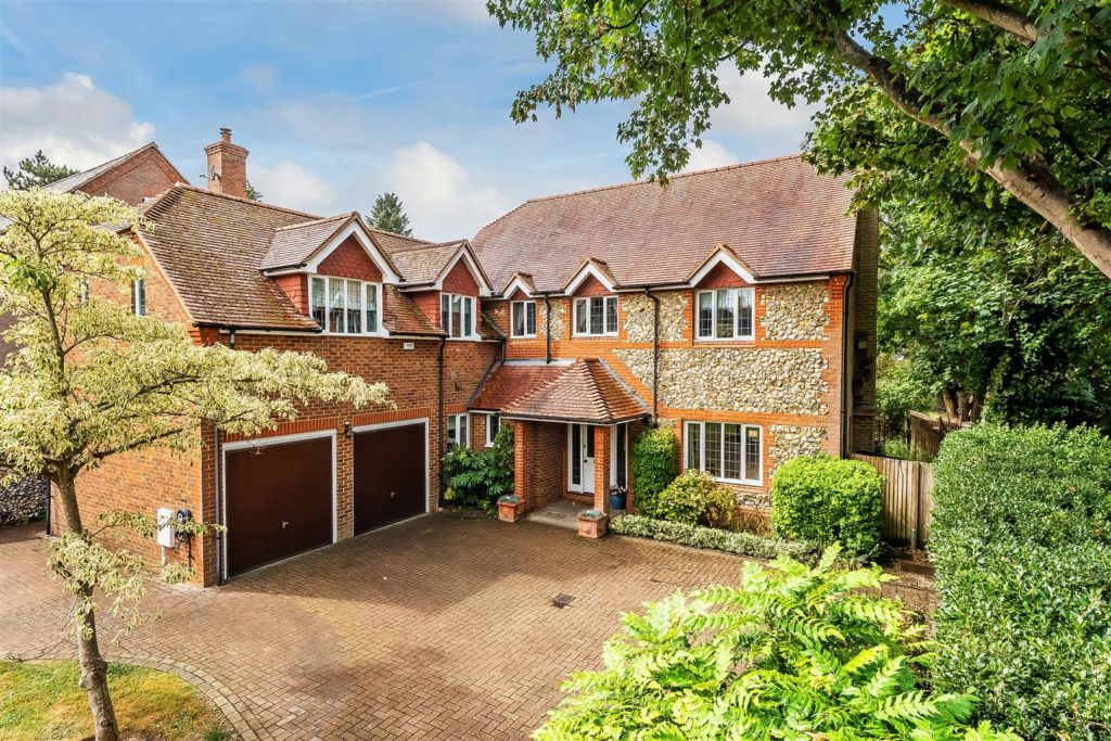 CAITHNESS DRIVE, EPSOM, KT18