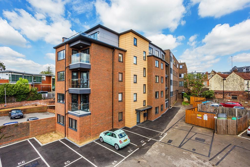 BRIDGE STREET, LEATHERHEAD, KT22