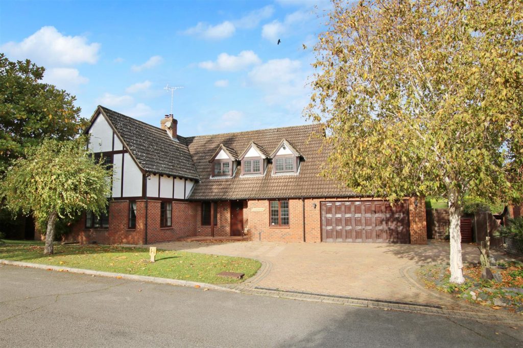 SYCAMORE CLOSE, FETCHAM, KT22
