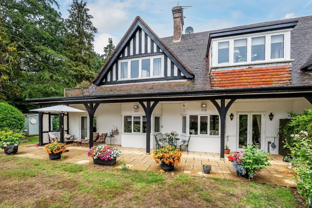 BURNHAMS ROAD, LITTLE BOOKHAM, KT23