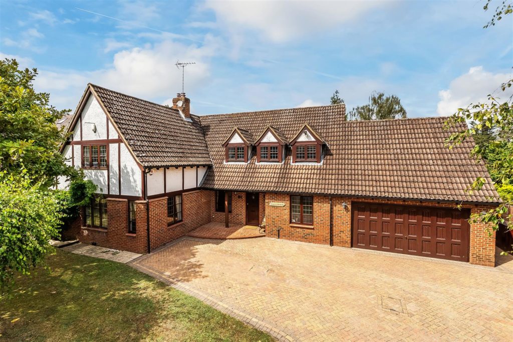 SYCAMORE CLOSE, FETCHAM, KT22