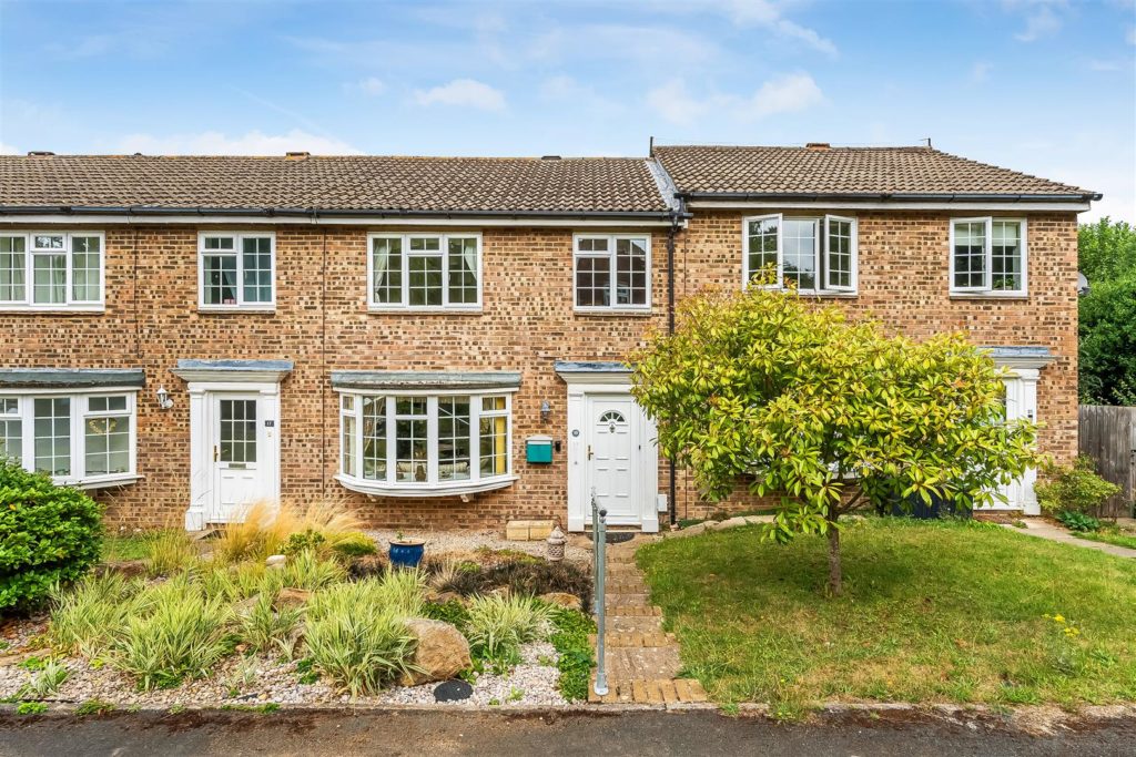 AQUILA CLOSE, ASHTEAD/LEATHERHEAD, KT22