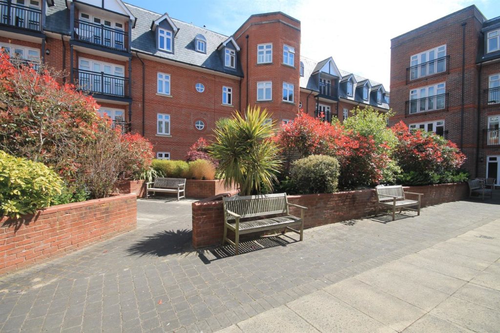 ROYAL SWAN QUARTER, LEATHERHEAD, KT22