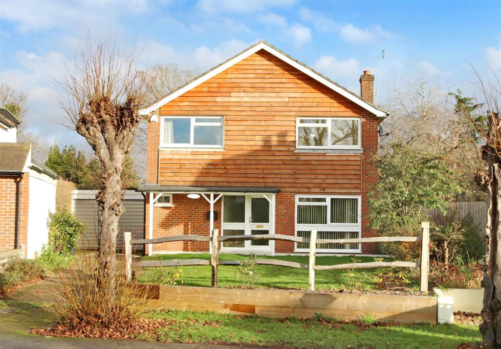 WOODVILL ROAD, LEATHERHEAD KT22