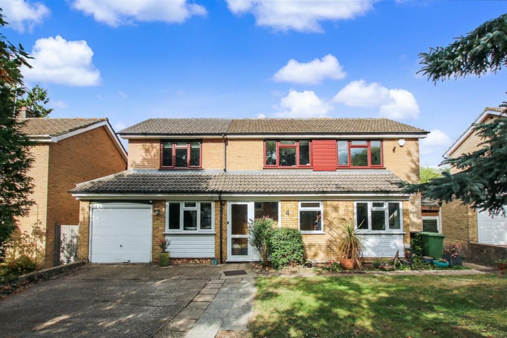 SHERBORNE WALK, LEATHERHEAD, KT22