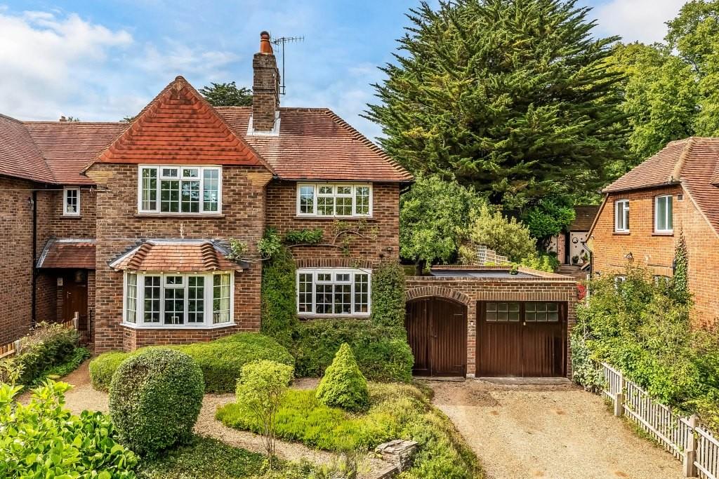 ASHCOMBE ROAD, DORKING, RH4