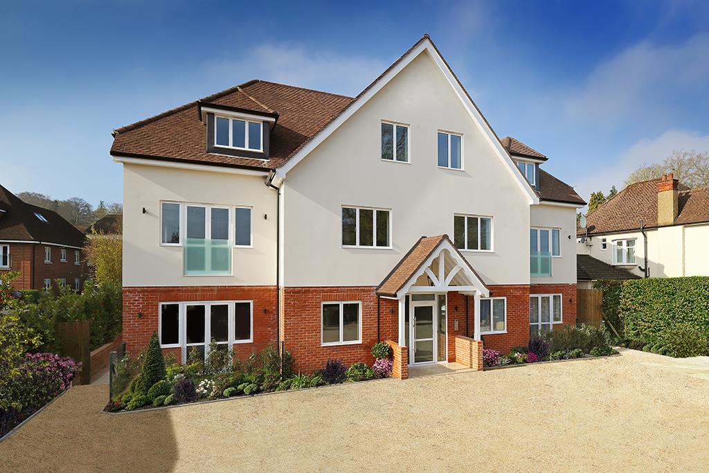 McLAREN COURT, FETCHAM