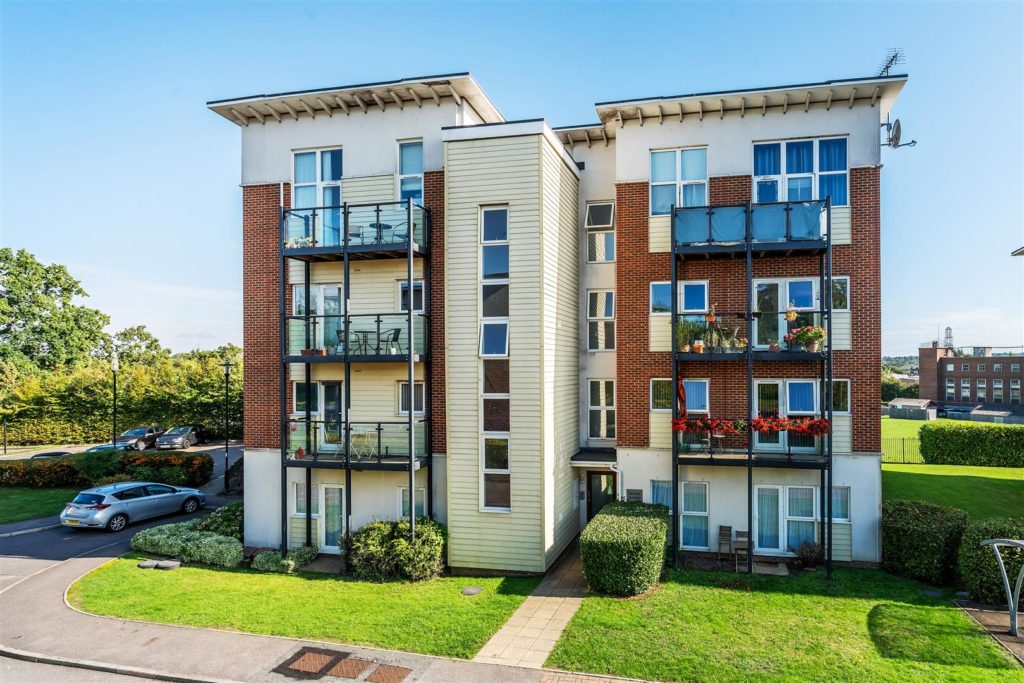 CEDAR HOUSE, LEATHERHEAD, KT22