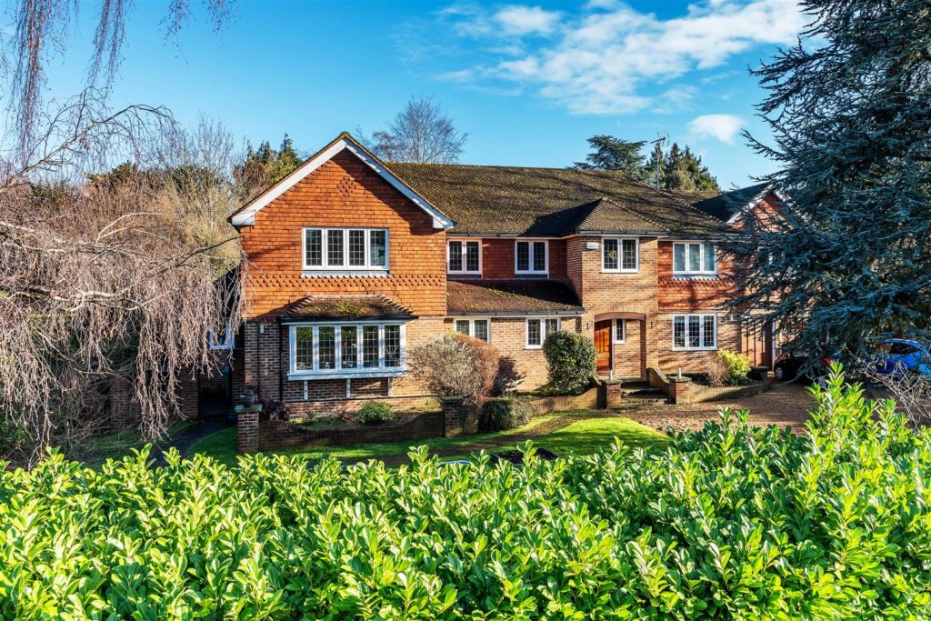 GRAYS LANE, ASHTEAD, KT21