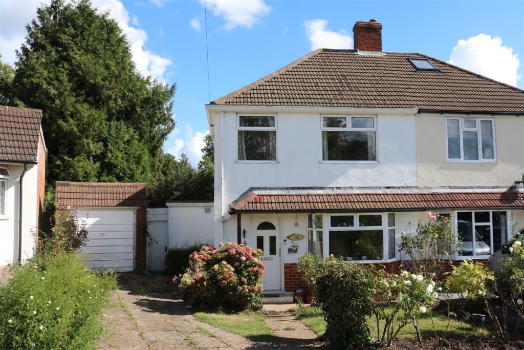 HILLEY FIELD LANE, FETCHAM, KT22