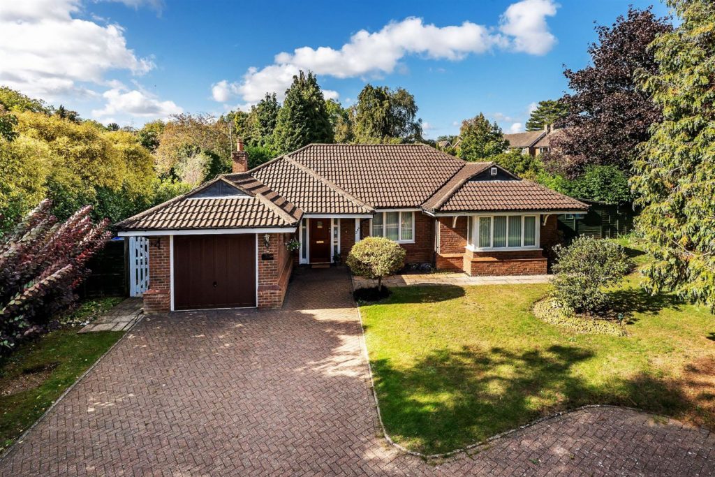 KESWICK ROAD, GREAT BOOKHAM KT23