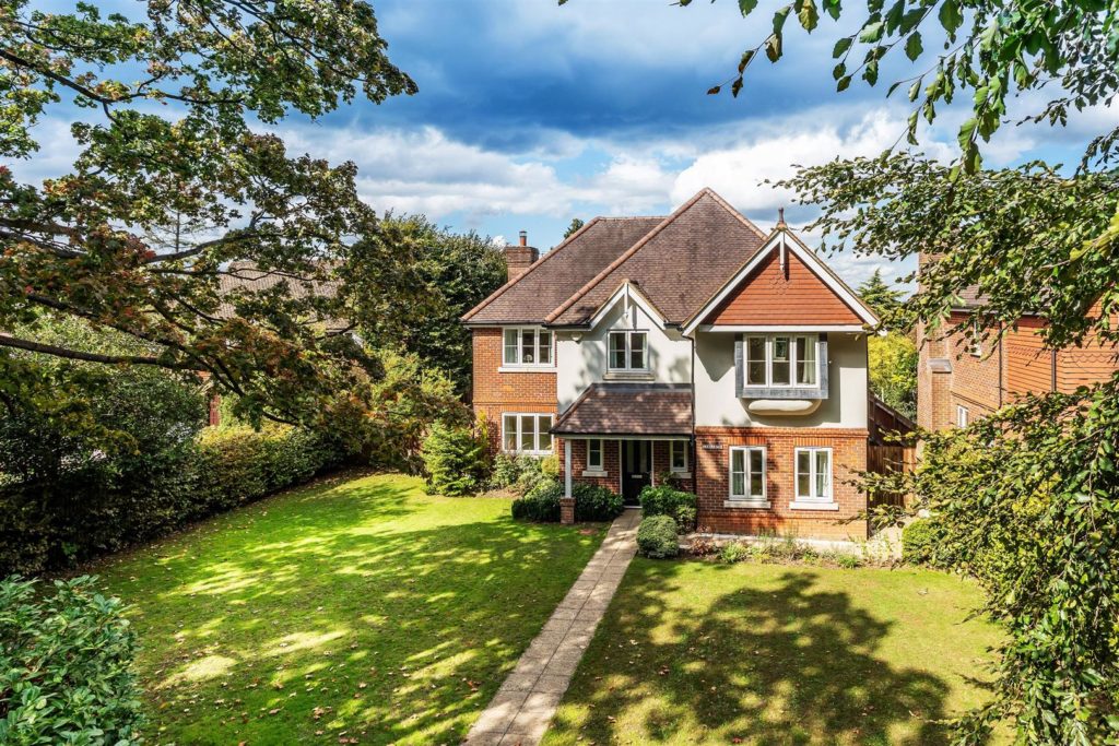 LEATHERHEAD ROAD, GREAT BOOKHAM, KT23