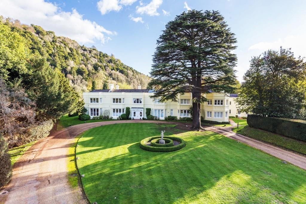 LONDON ROAD, DORKING, RH5
