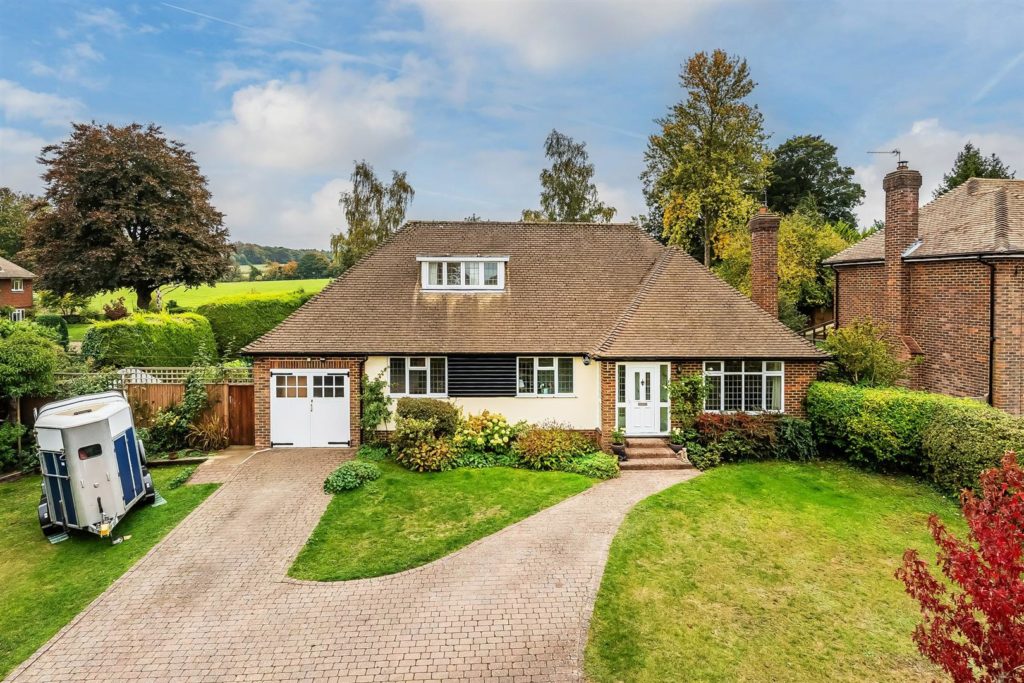 BEECH CLOSE, EFFINGHAM, KT24