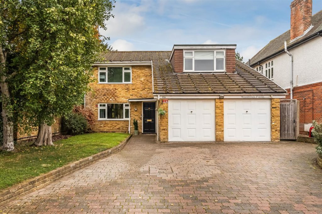 AGATES LANE, ASHTEAD, KT21