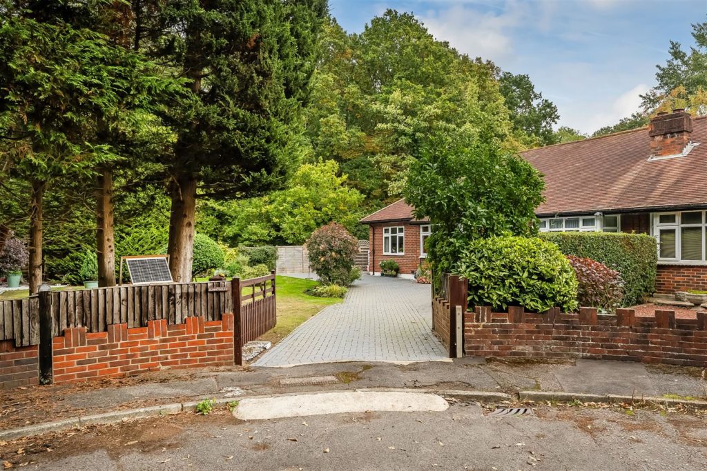 WOODVIEW CLOSE, ASHTEAD KT21