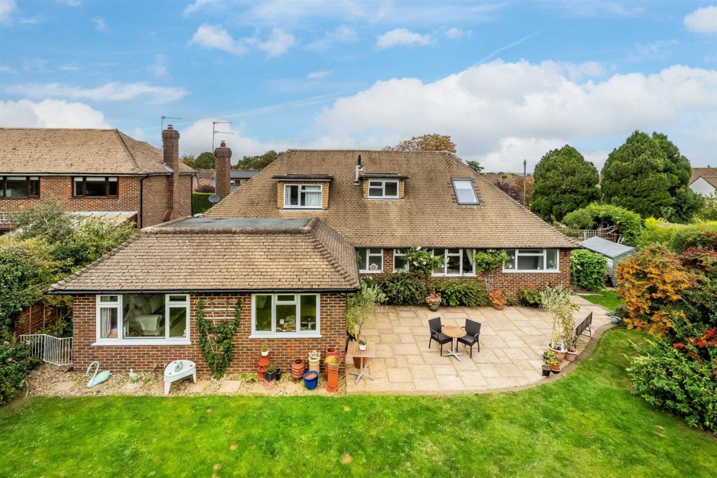 BEECH CLOSE, EFFINGHAM, KT24