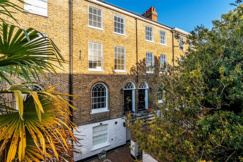 BRIDGE STREET, LEATHERHEAD, KT22