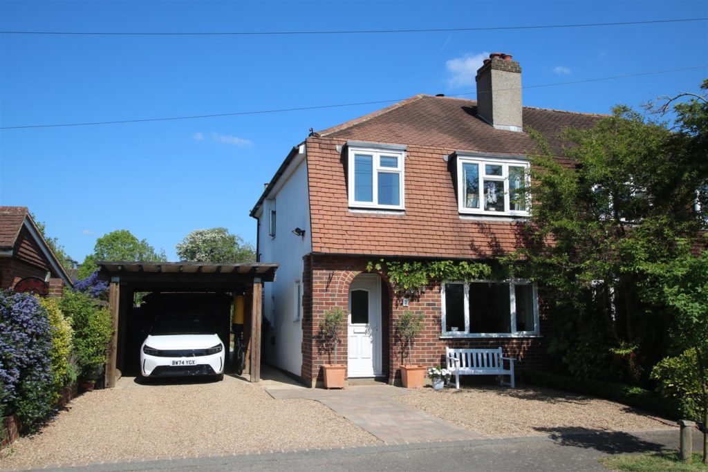 BARNETT CLOSE, LEATHERHEAD, KT22