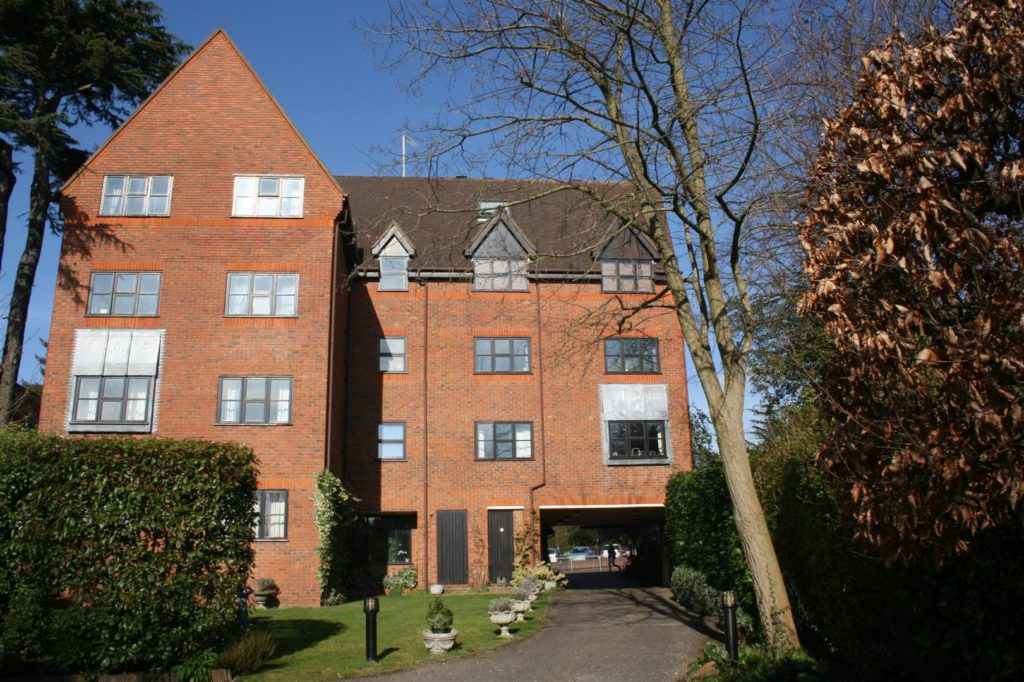 STATION ROAD, LEATHERHEAD, KT22