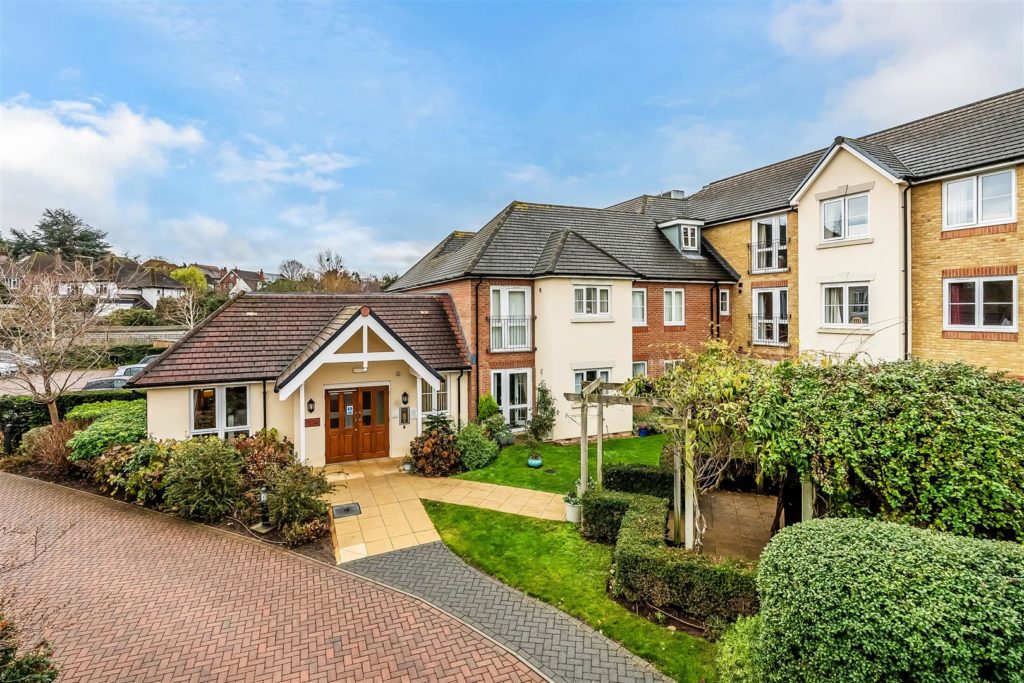 KINGSTON AVENUE, LEATHERHEAD, KT22