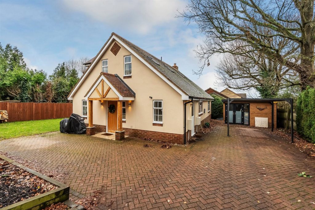 LEATHERHEAD ROAD, GREAT BOOKHAM, KT23
