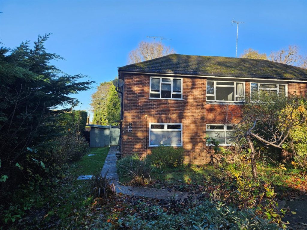 GUILDFORD ROAD, GREAT BOOKHAM, KT23
