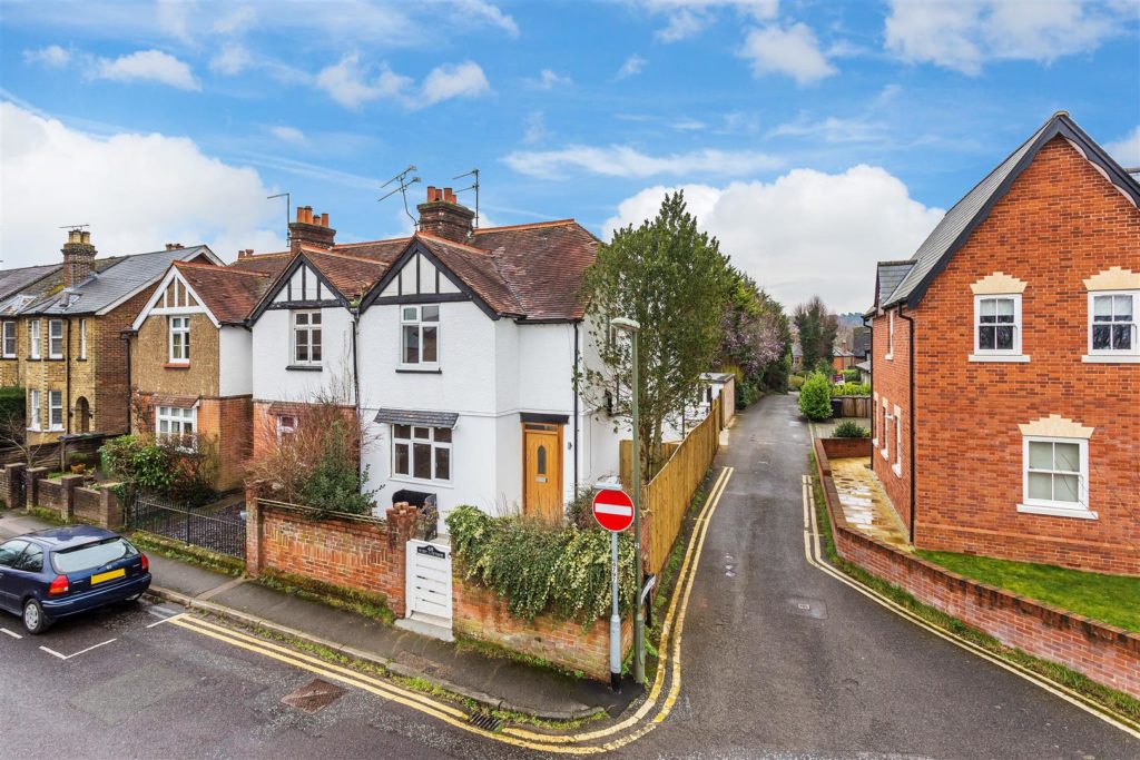 UPPER FAIRFIELD ROAD, LEATHERHEAD, KT22