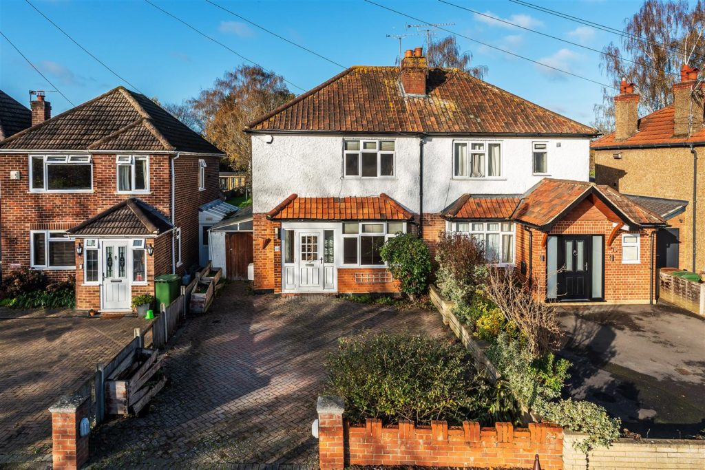 RAYMEAD WAY, FETCHAM, KT22