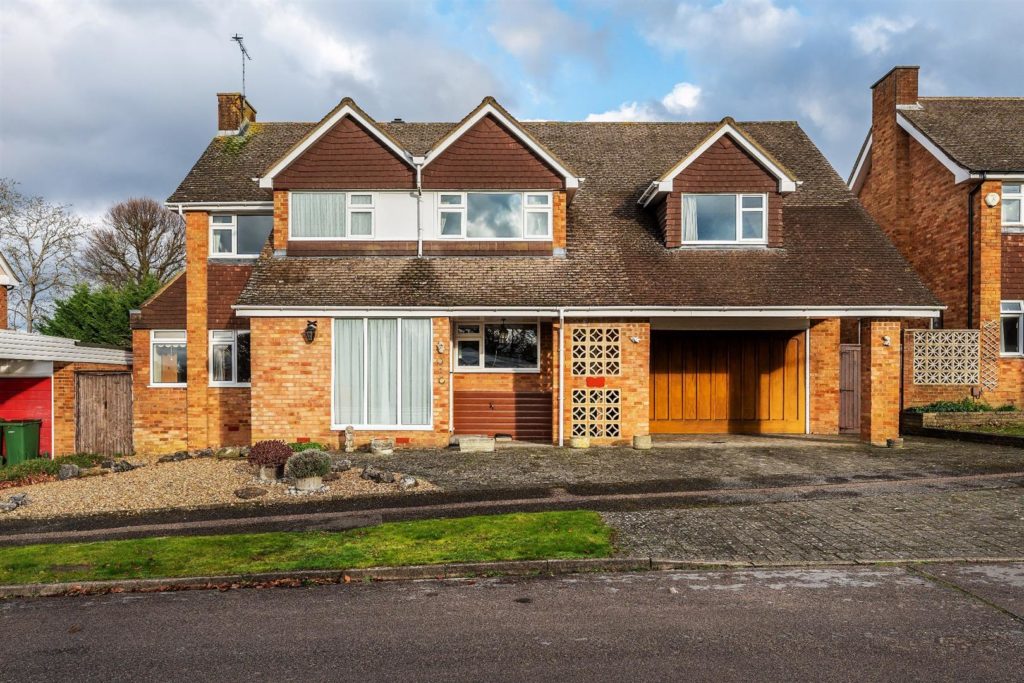 BROWNING ROAD, FETCHAM, KT22