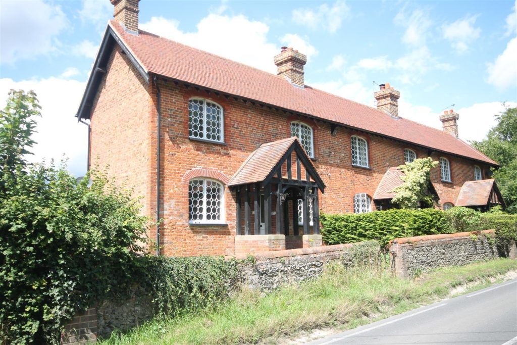 HEADLEY ROAD, LEATHERHEAD KT22