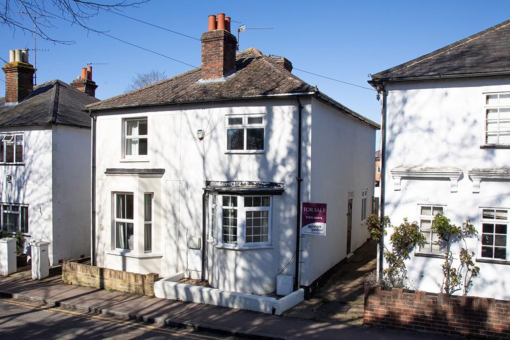 HIGHLANDS ROAD, SOUTH LEATHERHEAD, KT22