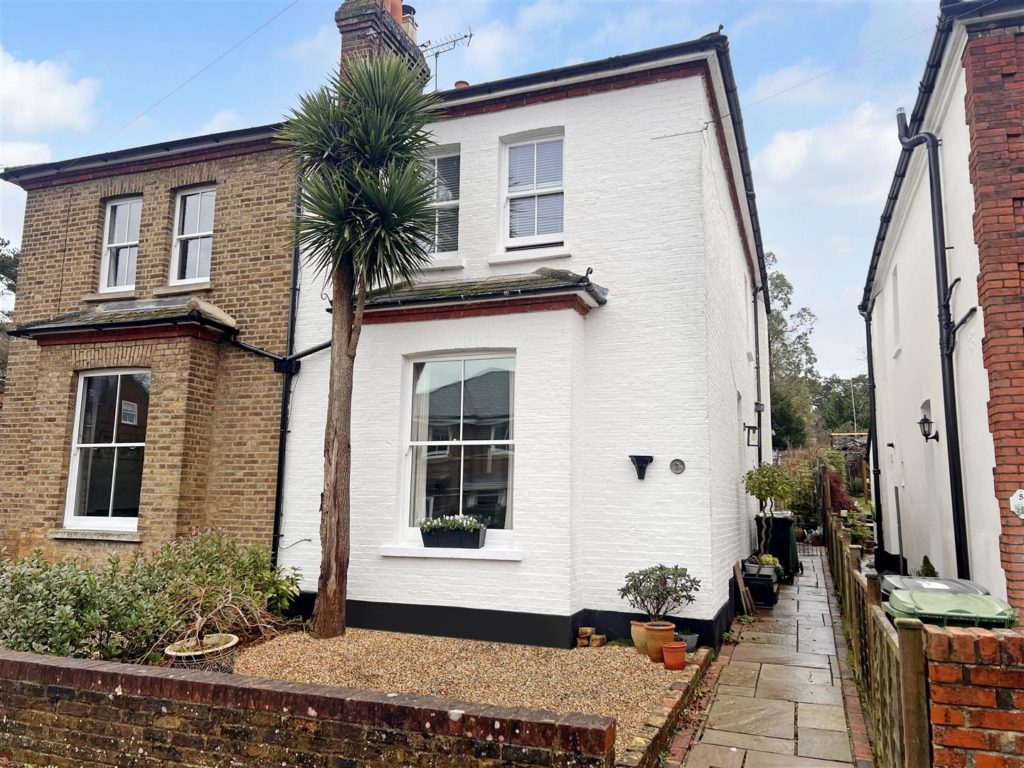 CLINTON ROAD, LEATHERHEAD, KT22