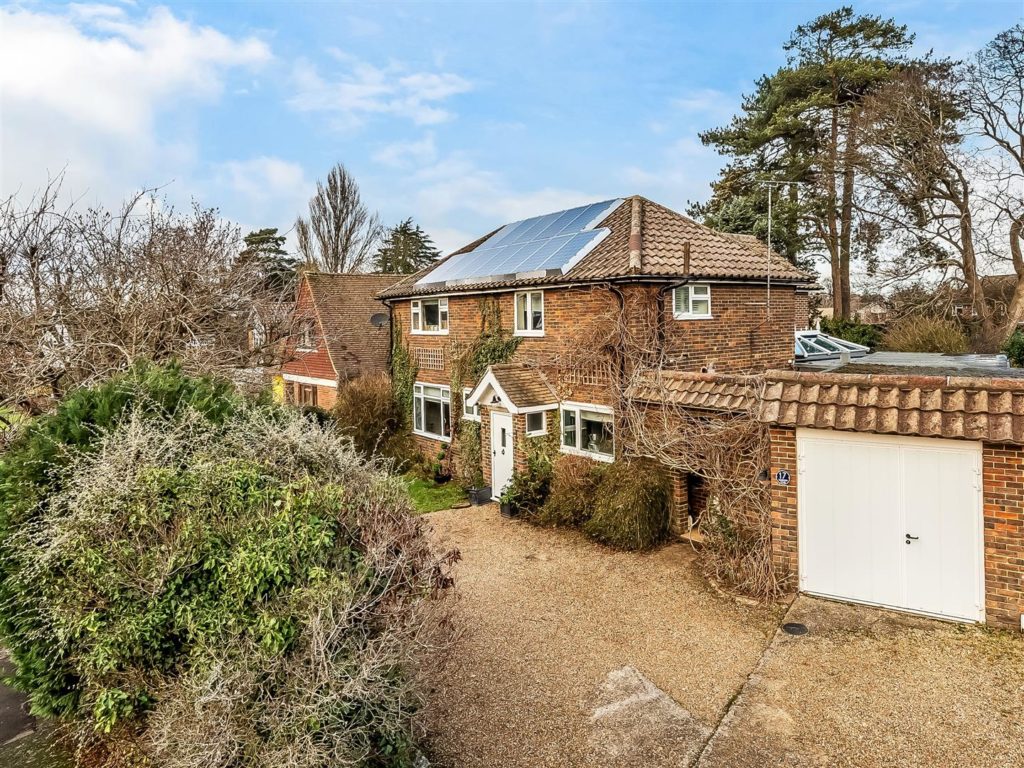 TALEWORTH ROAD, ASHTEAD, KT21