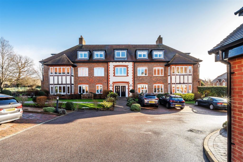 HARTFIELD ROAD, LEATHERHEAD, KT22