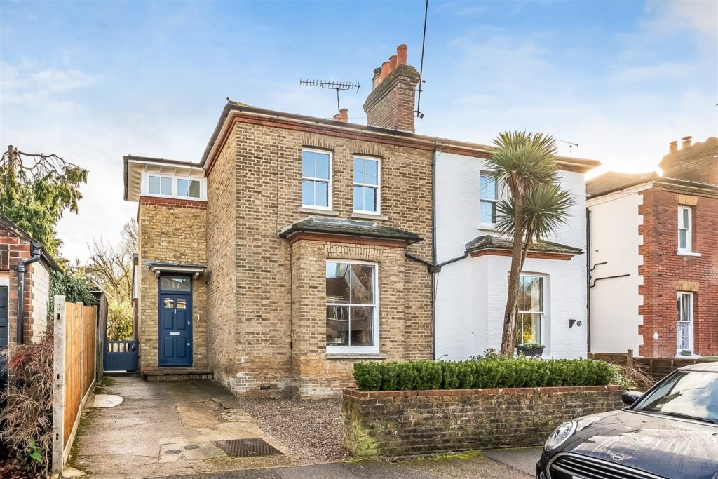 CLINTON ROAD, SOUTH LEATHERHEAD, KT22