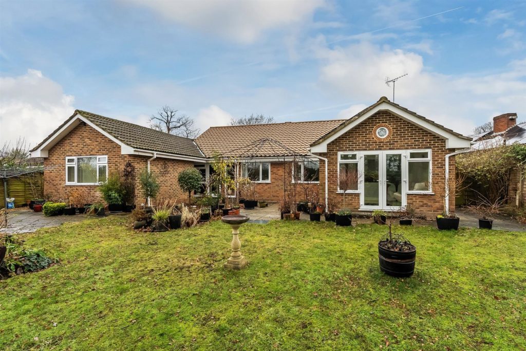BUSHY ROAD, FETCHAM, KT22